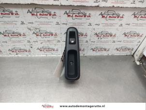 O142482 Gebruikte elektrisch raam schakelaar Peugeot 3008