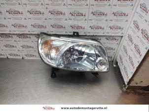O142490 Gebruikte rechter koplamp Daihatsu Move