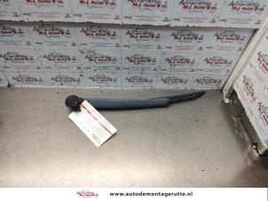 O142533 Gebruikte ruitenwisserarm achter Volkswagen Fox