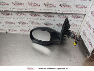 O142556 Gebruikte buitenspiegel links Peugeot 206