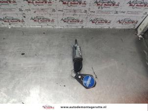 O142712 Gebruikte portierslot cilinder links Chevrolet Matiz