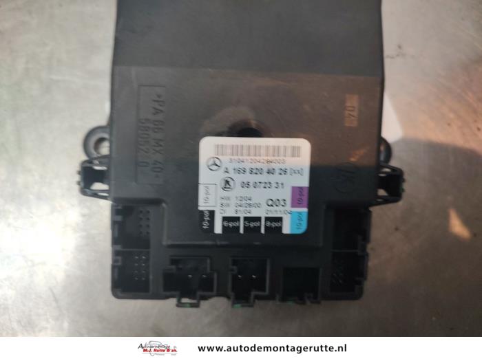 Centrale Deurvergrendelings Module van een Mercedes-Benz A (W169) 2.0 A-200 CDI 16V 3-Drs. 2005