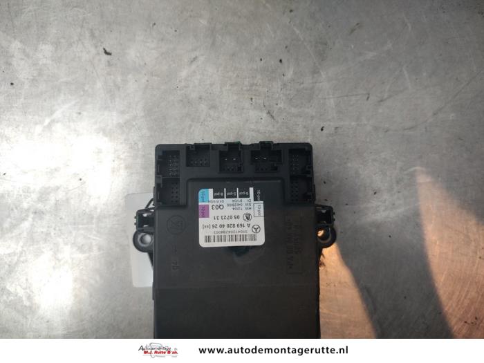 Centrale Deurvergrendelings Module van een Mercedes-Benz A (W169) 2.0 A-200 CDI 16V 3-Drs. 2005