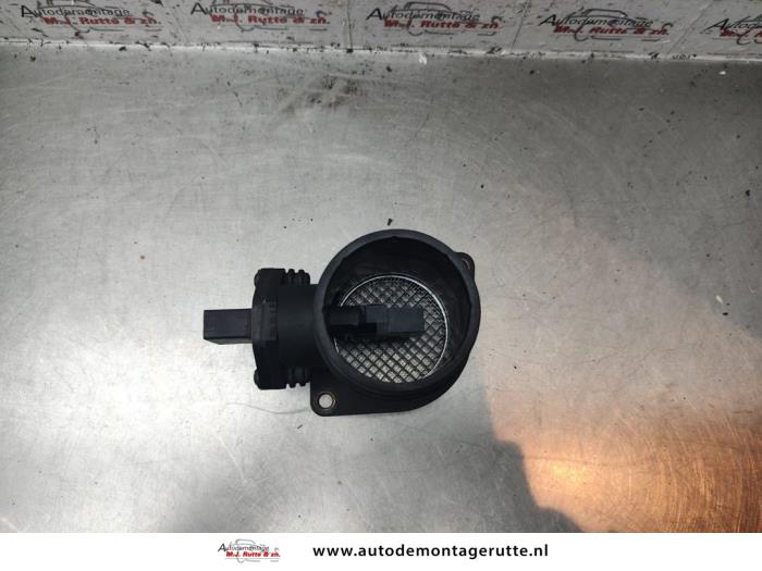 Luchthoeveelheidsmeter van een BMW 3 serie Compact (E46/5) 318ti 16V 2002