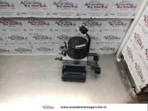 O143122 Gebruikte abs pomp BMW Mini One