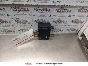 O143131 Gebruikte slotmechaniek achterklep BMW Mini One
