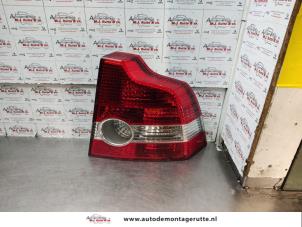 Gebruikte Achterlicht rechts Volvo S40 (MS) 2.5 T5 20V Prijs € 50,00 Margeregeling aangeboden door Autodemontage M.J. Rutte B.V.