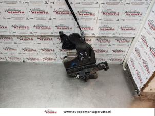O143248 Gebruikte slotmechaniek portier 4deurs links-achter Volvo S40