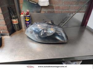 O143388 Gebruikte koplamp rechts Seat Ibiza