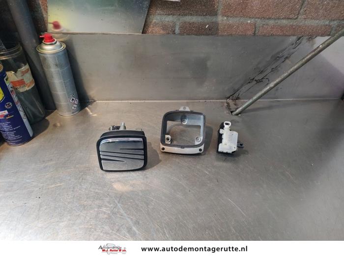 Gebruikte Handgreep Achterklep Seat Ibiza O143396