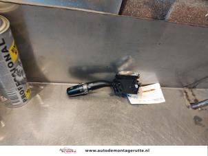 O143496 Gebruikte schakelaar richtingaanwijzer Lexus IS 200
