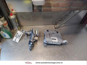 O143499 Gebruikte contactslot + computer Lexus IS 200