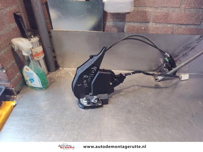 Gebruikte Slotmechaniek Portier 4Deurs rechts-achter Lexus IS 200 O143509