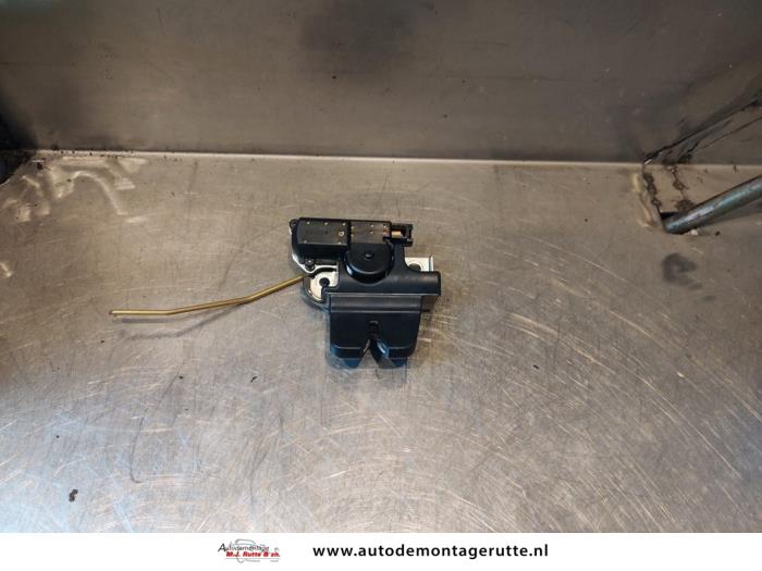 Gebruikte Slotmechaniek Achterklep Lexus IS 200 O143535