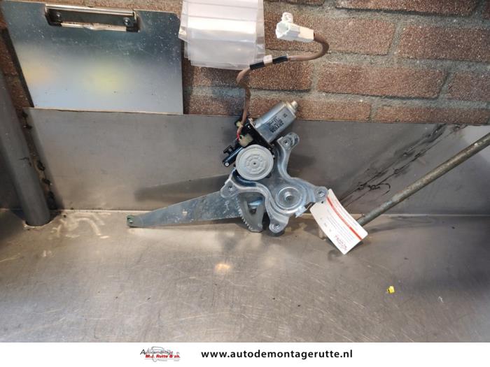 Gebruikte Raammechaniek 4Deurs rechts-achter Lexus IS 200 O143541