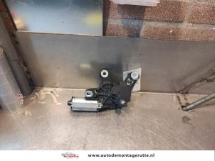 O143567 Gebruikte ruitenwissermotor achter Volkswagen Passat