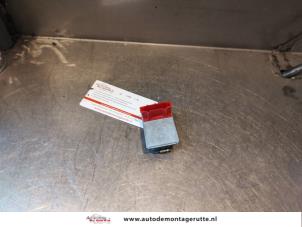O143585 Gebruikte kachel weerstand Volkswagen Passat