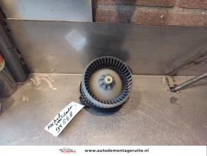 O143640 Gebruikte chaufage ventilatiemotor Suzuki Swift