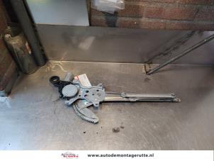 O143689 Gebruikte raammechaniek 2deurs rechts-voor Suzuki Swift