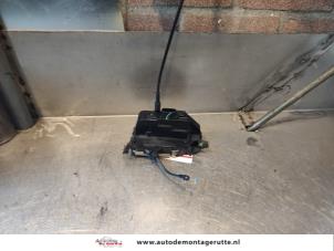 O143854 Gebruikte portierslot mechaniek 4deurs links-voor Renault Megane Scenic