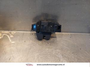 O144034 Gebruikte achterklep slotmechaniek Peugeot 308