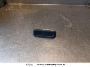 O144035 Gebruikte schakelaar achterklep Peugeot 308