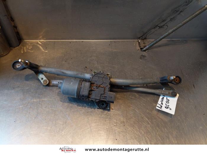 Ruitenwismotor+Mechaniek van een Alfa Romeo 147 (937) 1.6 HP Twin Spark 16V 2007