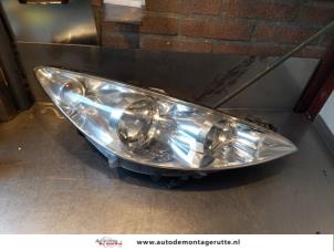 O144082 Gebruikte koplamp rechts Peugeot 206