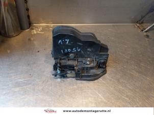 O144124 Gebruikte portierslot mechaniek 2deurs links BMW 3-Serie