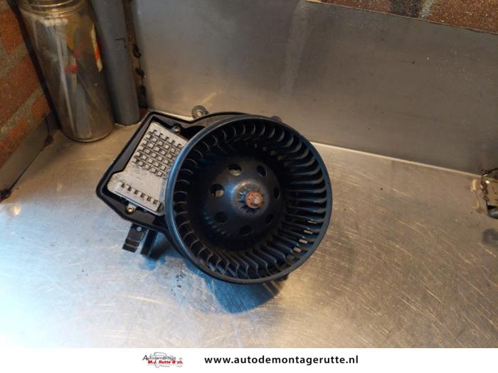 Gebruikte Kachel Ventilatiemotor Mercedes C-Klasse O144142