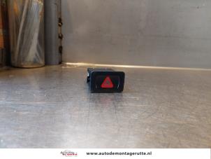 O144352 Gebruikte schakelaar paniekverlichting Volkswagen Golf