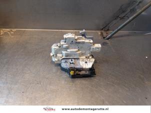 O144442 Gebruikte portierslot mechaniek 4deurs rechts-achter Seat Leon