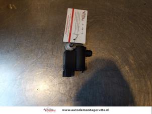 O144452 Gebruikte ruitensproeierpomp voor Hyundai Accent