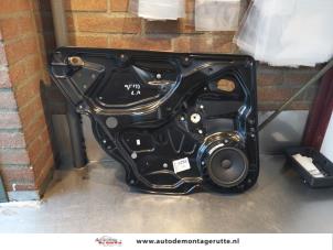 O144480 Gebruikte ruitmechaniek 4deurs links-achter Volkswagen Passat