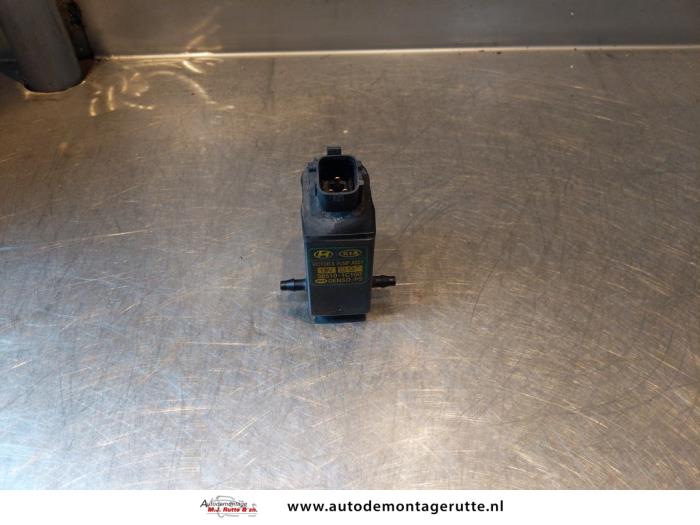 Gebruikte Ruitensproeierpomp voor Hyundai Getz O144496