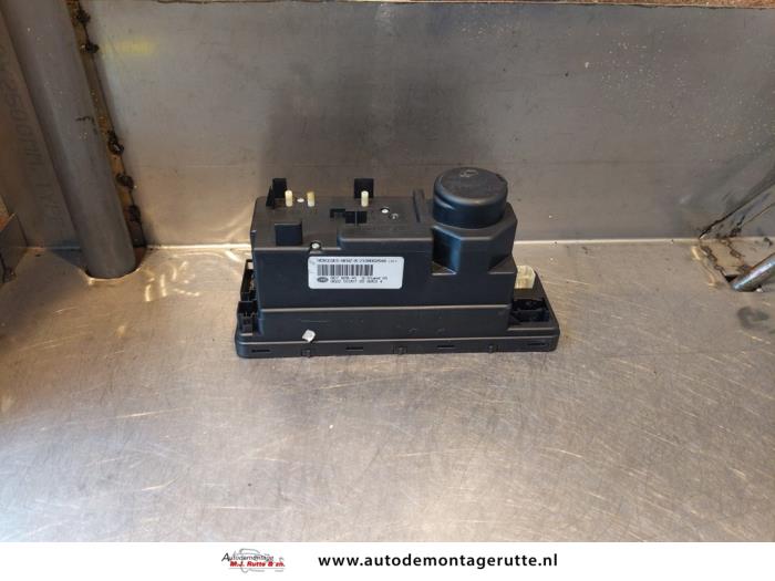 Vacuumpomp Elektrisch Deurvergrendeling van een Mercedes-Benz CLK (W208) 2.0 200K Evo 16V 2001
