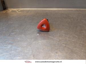 O144595 Gebruikte paniekverlichtings schakelaar Renault Laguna