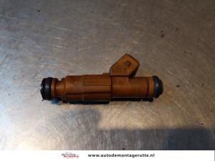 Gebruikte Injector (benzine injectie) Volvo V70 (SW) 2.4 T 20V Prijs op aanvraag aangeboden door Autodemontage M.J. Rutte B.V.