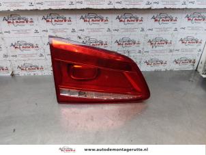O144837 Gebruikte achterlicht links Volkswagen Passat
