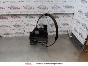 O144845 Gebruikte slotmechaniek portier 4deurs links-voor Fiat Punto Grande