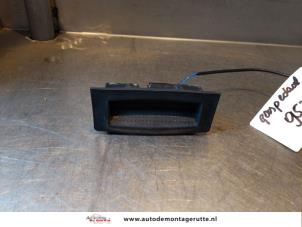 O144921 Gebruikte handgreep achterklep Opel Astra