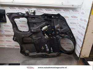 O144948 Gebruikte raammechaniek 4deurs links-voor Mazda 3.