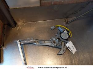 O145189 Gebruikte ruitmechaniek 4deurs links-voor Honda HR-V