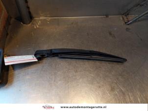 O145425 Gebruikte ruitenwisserarm achter Renault Clio