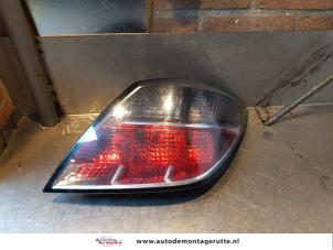 O145512 Gebruikte achterlicht rechts Opel Astra