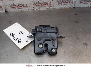 O145524 Gebruikte slotmechaniek achterklep Renault Twingo