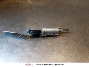O145588 Gebruikte kontaktslot+sleutel Opel Agila