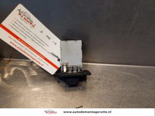 Gebruikte Kachel Weerstand Kia Cee'd (EDB5) 1.4 CVVT 16V Prijs € 15,00 Margeregeling aangeboden door Autodemontage M.J. Rutte B.V.