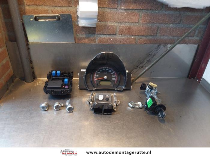 Gebruikte Kontaktslot + computer Nissan Pixo O145698