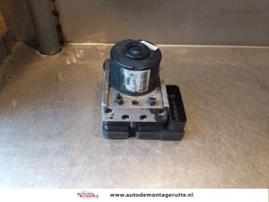 O145728 Gebruikte abs pomp Nissan Pixo
